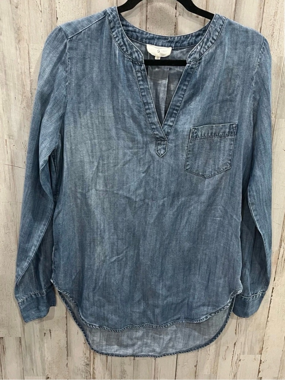 le chateau Washed Blue Long-Sleeve Denim-Effect Shirt